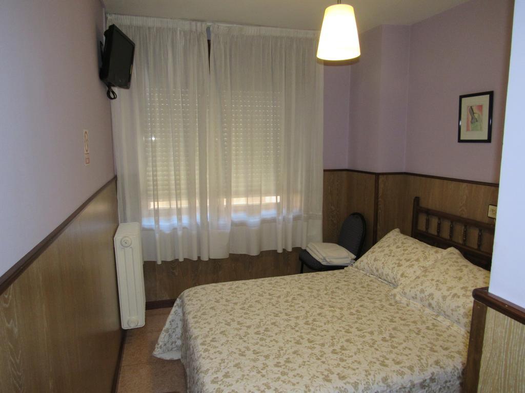Hostal Restaurante El Abuelo Trobajo Del Camino Екстер'єр фото