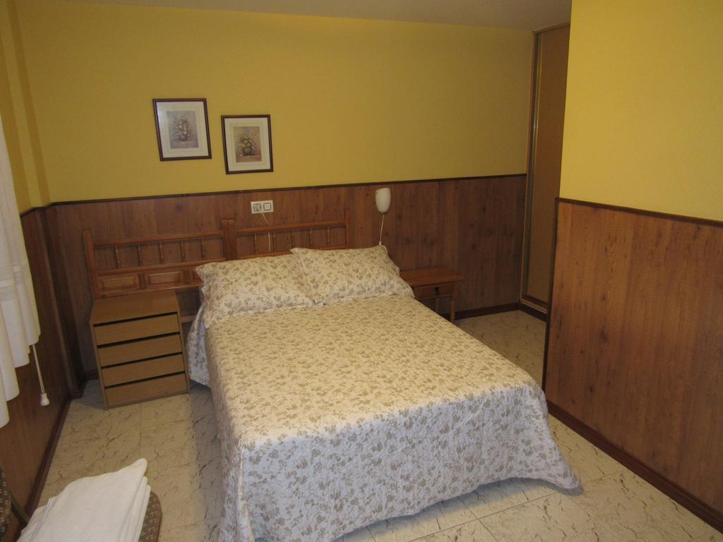 Hostal Restaurante El Abuelo Trobajo Del Camino Екстер'єр фото