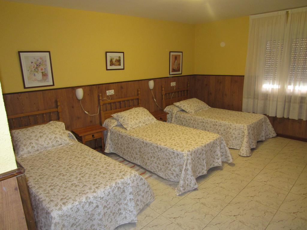 Hostal Restaurante El Abuelo Trobajo Del Camino Екстер'єр фото