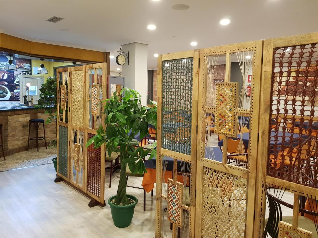 Hostal Restaurante El Abuelo Trobajo Del Camino Екстер'єр фото