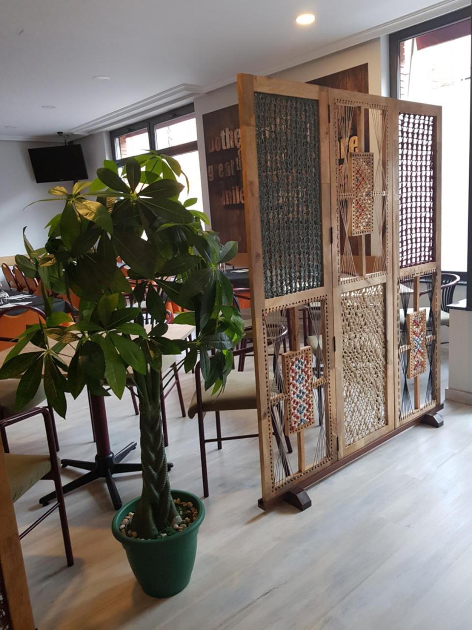 Hostal Restaurante El Abuelo Trobajo Del Camino Екстер'єр фото